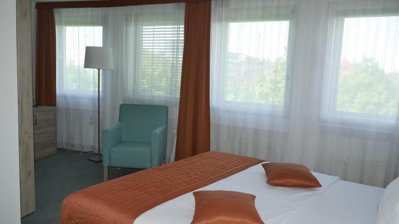 Komfort Hotel Ludwigsbourg Extérieur photo