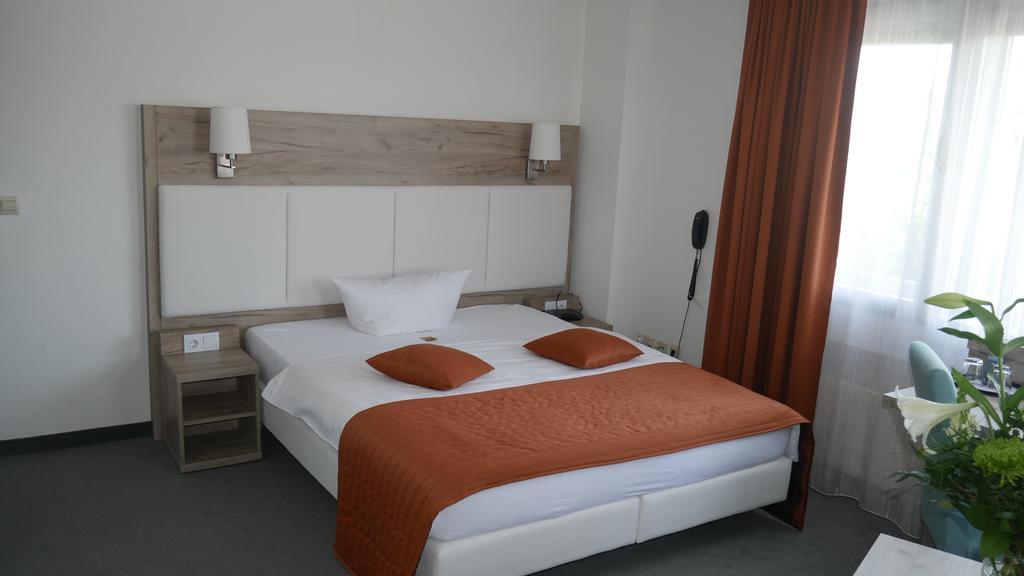 Komfort Hotel Ludwigsbourg Extérieur photo
