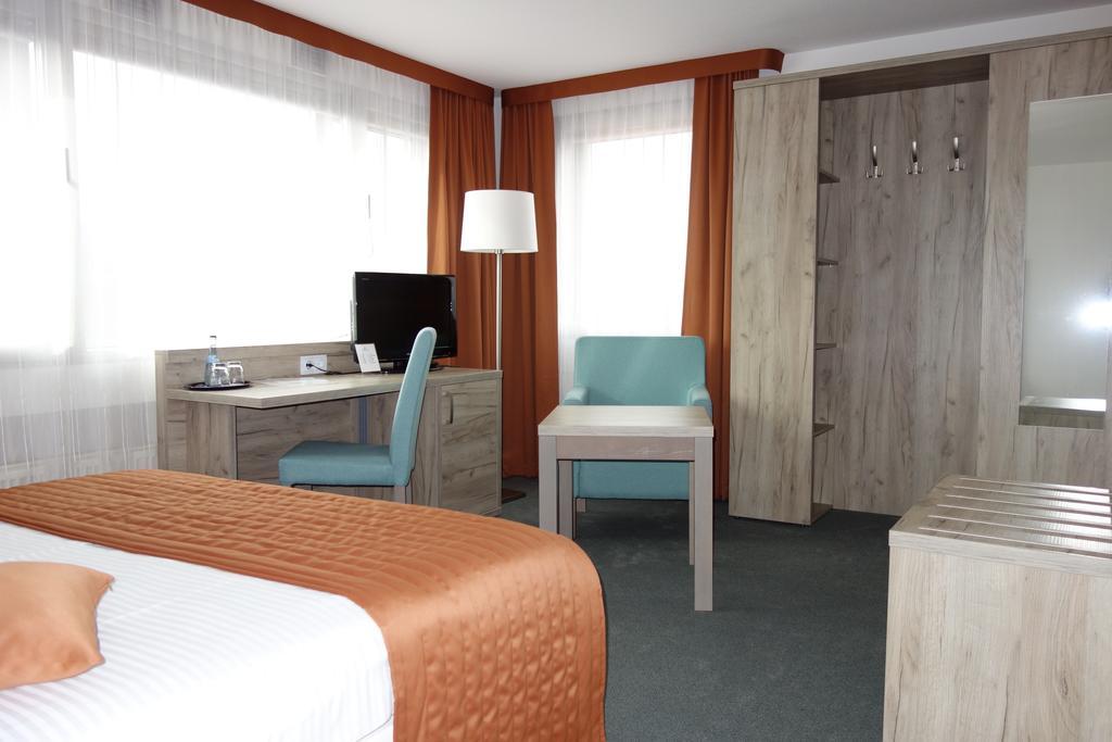 Komfort Hotel Ludwigsbourg Extérieur photo